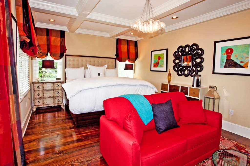 The Inn At Willow Grove Orange Room photo